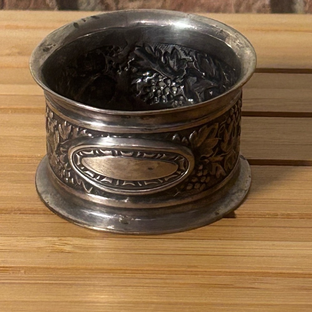 Vintage Silver-Tone Embossed Napkin Ring - Silver